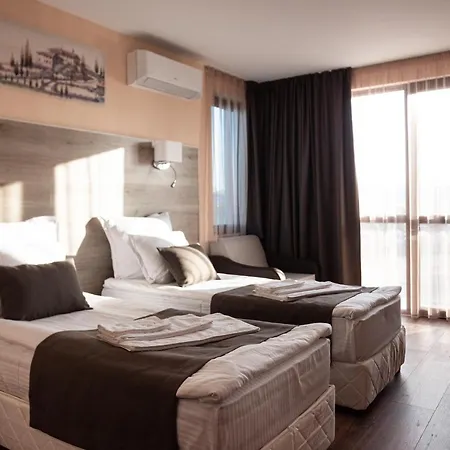 Vanilla, - Free Parking Hotel