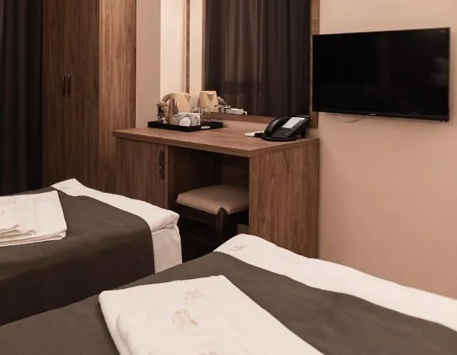 Vanilla, - Free Parking Hotel