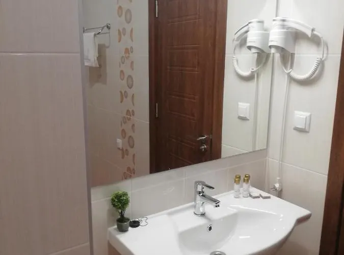 Vanilla, - Free Parking Hotel