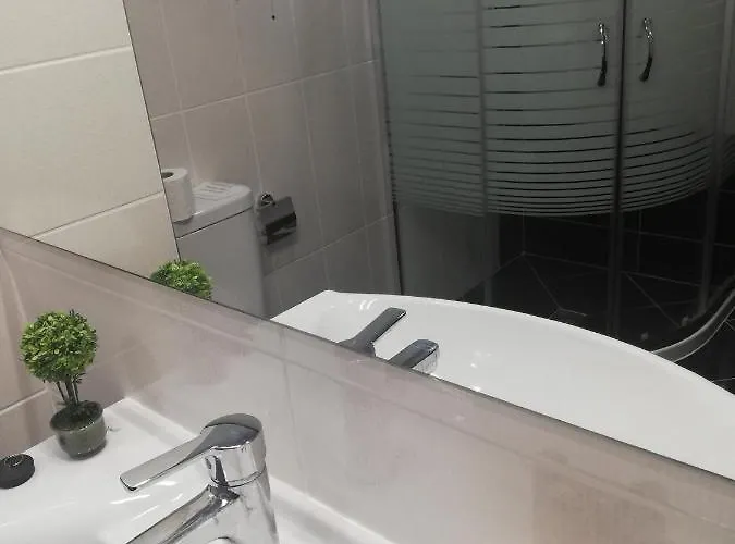 Vanilla, - Free Parking Hotel